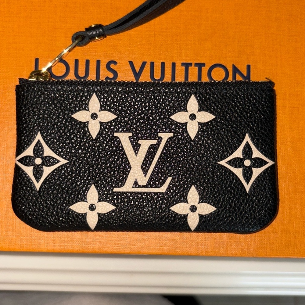Louis Vuitton Monogram key cles